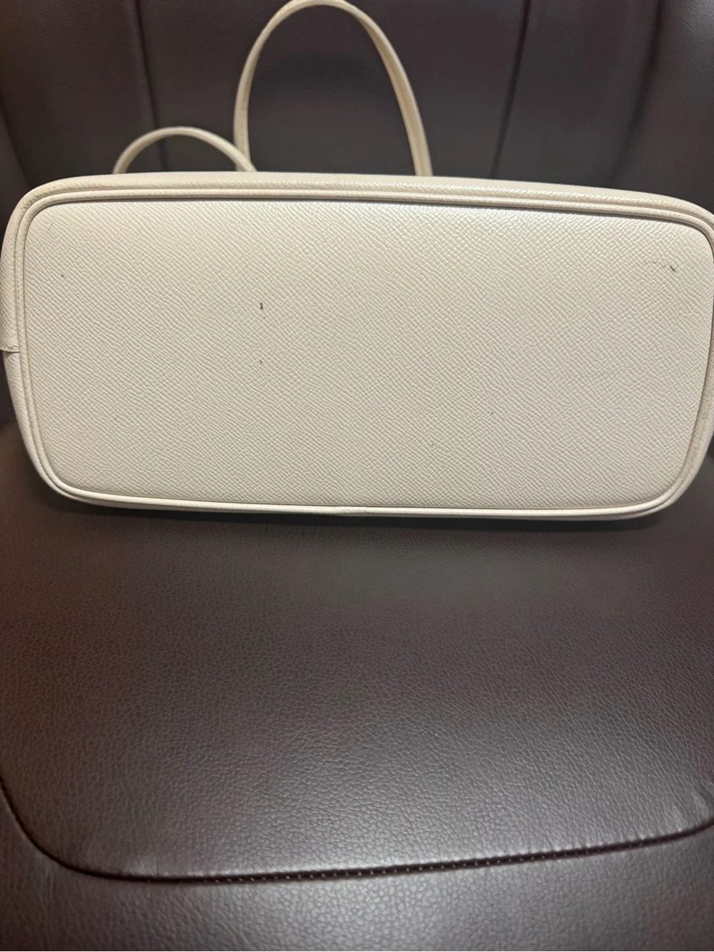 Ferragamo Cream Leather Bow Tote Bag - Picture 3 of 3